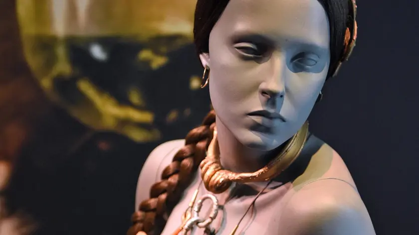 epa04758309 The metal bikini of film character 'Princess Leia' is on display during a press tour in the exhibition 'Star Wars Identities' in the Odysseum in Cologne, Germany, 20 May 2015. Original costumes, masks, and props from the Star Wars films are on display in the exhibition. EPA/HENNING KAISER