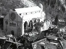Il centro di Gemona ridotto a un cumulo di macerie dopo il terremoto del 1976