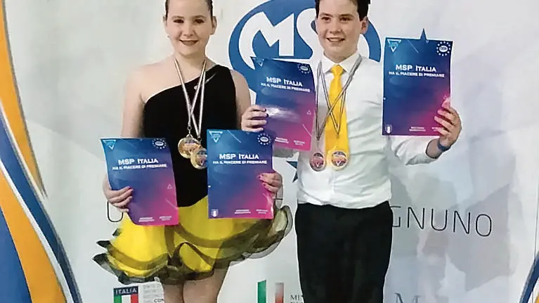 Azzurra e Cristiano Bravin con le medaglie conquistate a Roma