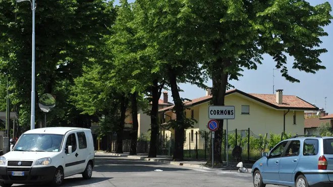 Bumbaca Gorizia 19-05-2011 Cormons incrocio via Roma - Fotografia di Pierluigi Bumbaca