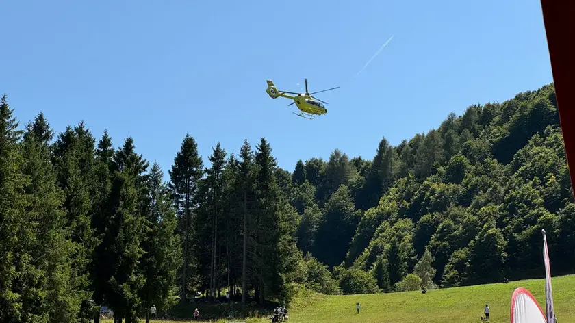 Sul posto è atterrato anche l'elisoccorso