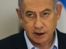 epa11062029 Israeli Prime Minister Benjamin Netanyahu convenes the weekly cabinet meeting at the Defence Ministry in Tel Aviv, Israel, 07 January 2024. EPA/RONEN ZVULUN / POOL