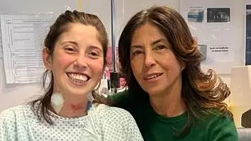 Roberta Rapisardi e sua figlia Rita: entrambe hanno subito un trapianto di cuore a distanza di 33 anni
