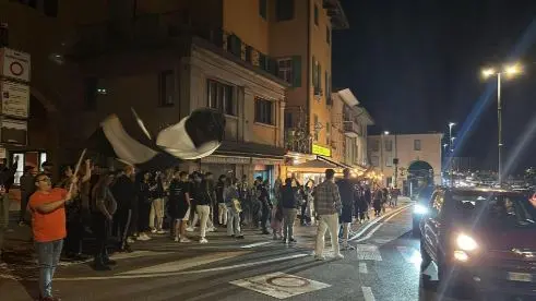 I tifosi bianconeri hanno invaso piazze e strade di Udine per festeggiare la permanenza in serie A
