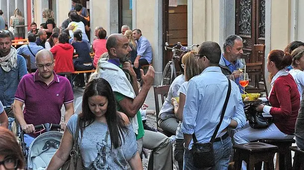 Udine 28 agosto 2013 Via Paolo Sarpi. Appuntamento con la lettura proposto dalla libreria UBIK. © Foto Petrussi Foto Press / Ferraro Simone