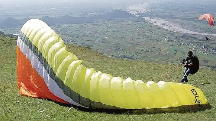 L’aria di lancio dei parapendisti sul monte Valinis