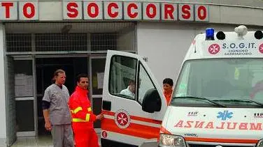 ANTEPRIMA Lìgnano Sabbiadoro , 12 Luglio 2004. Ore 10,30. .PRONTO SOCCORSO.Il luogo in Via San Giovanni Bosco dove si trova il Pronto Soccorso per la zona balneare.Telefoto Copyright Diego Petrussi/Foto Agency Anteprima www.anteprimafoto.it