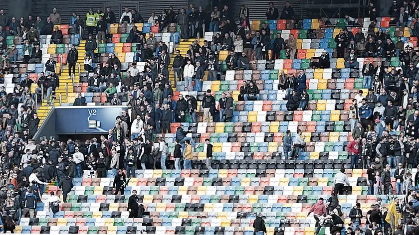 La protesta dei tifosi il 16 marzo durante la sfida con il Torino