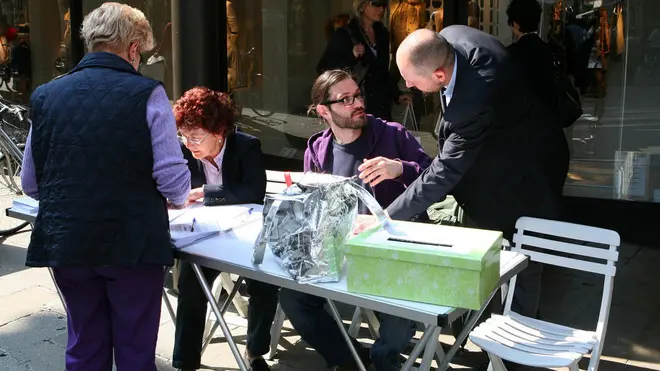ANTEPRIMA Udine 10-04-2010 firme referendum