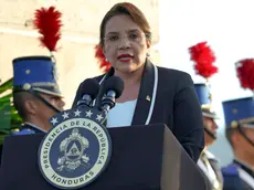 epa11578326 Honduran President Xiomara Castro speaks during the commemoration of the 203rd anniversary of her country's independence from the Spanish Crown in Tegucigalpa, Honduras, 01 September 2024. In her message, the Honduran leader reaffirmed her 'unwavering decision to defend' the territory, seas, rivers, and forests, as well as the culture, history, natural resources, sovereignty, and dignity of the Honduran people. EPA/STR