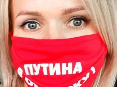 in una foto dal profilo Istagram la giornalista del portale RusNews Maria Ponomarenko, indossa una mascherina con la scritta "Putin rinuncia! ", 15 febbraio 2023. La Ponomarenko è stata condannata a sei anni di colonia penale in base alla nuova legge sulla 'disinformazione', per aver denunciato ll'attacco dell'esercito russo a Mariupol, Alla fine della condanna non potrà esercitare la professione giornalistica per cinque anni. +++ ATTENZIONE LA FOTO NON PUO? ESSERE PUBBLICATA O RIPRODOTTA SENZA L?AUTORIZZAZIONE DELLA FONTE D++I ORIGINE CUI SI RINVIA +++ ++ HO - NO SALES, EDITORIAL USE ONLY ++