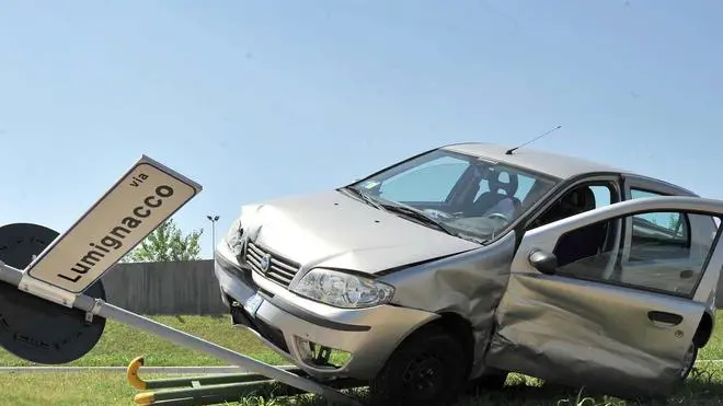 Udine 2 Agosto 2011. Incidente incrocio Via Lumignacco Via Selvuzzis. Telefoto Copyright Foto Petrussi / PFP