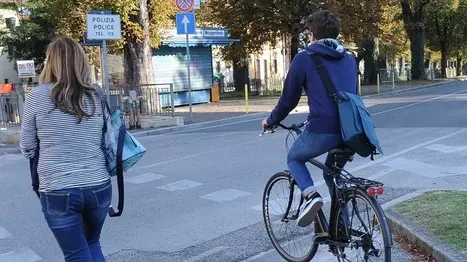 Udine 22 Settembre 2016. Pista ciclabile Viale Ledara Piazzale Cavedalis. Petrussi Foto Press / Diego Petrussi