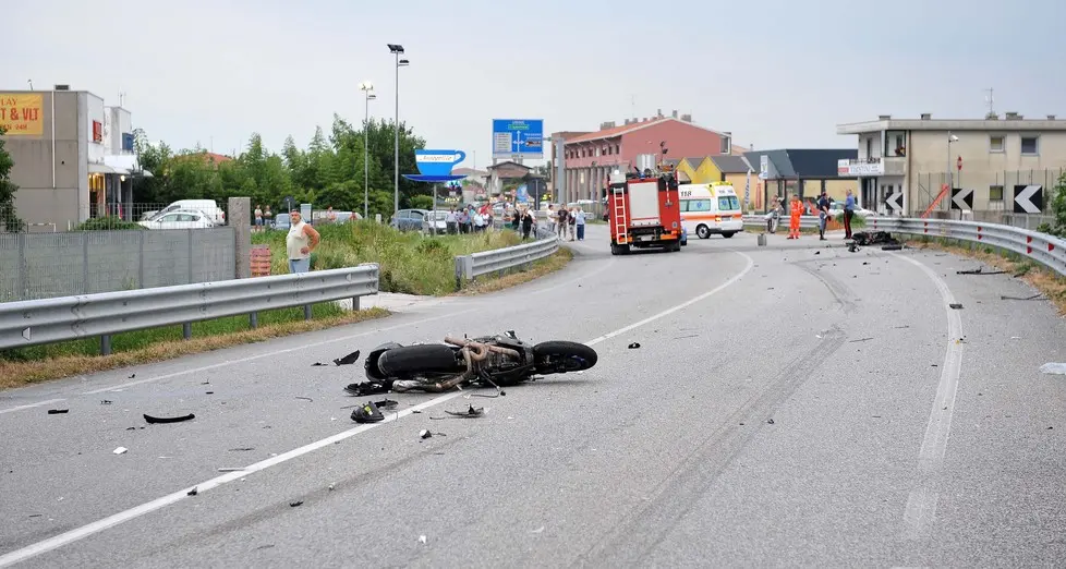 Gemona 22 giugno 2014 Incidente mortale tra due moto ed un auto. Copyright Foto Petrussi / Ferraro Simone