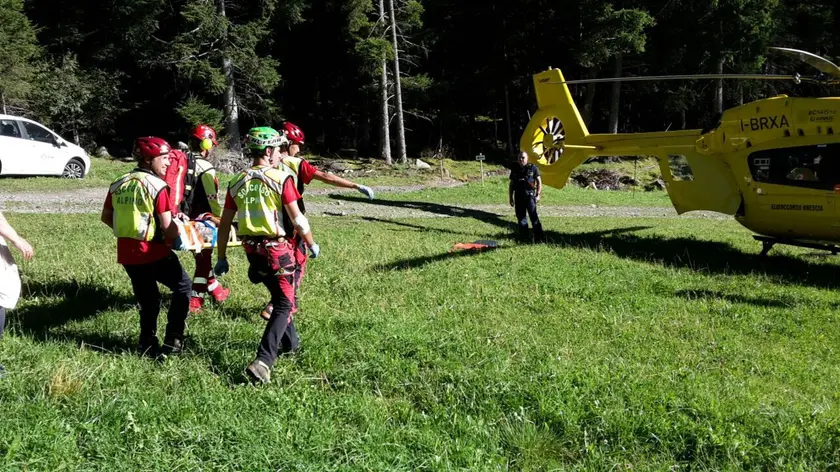 Incidenti montagna: coppia 60enne si ribalta col quad, salva. ANSA