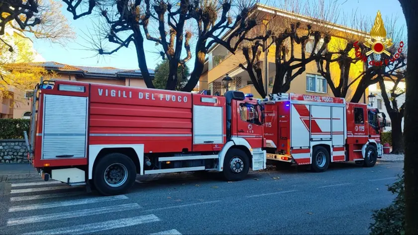 I vigili del fuoco in viale Barbacane a Spilimbergo
