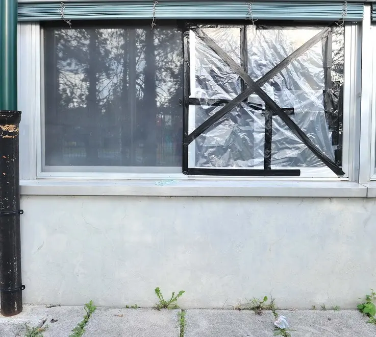 Udine 09 ottobre 2016 Vandali alla Scuola elementare Guglielmo Marconi di via Torino. Copyright Foto Petrussi / Ferraro Simone