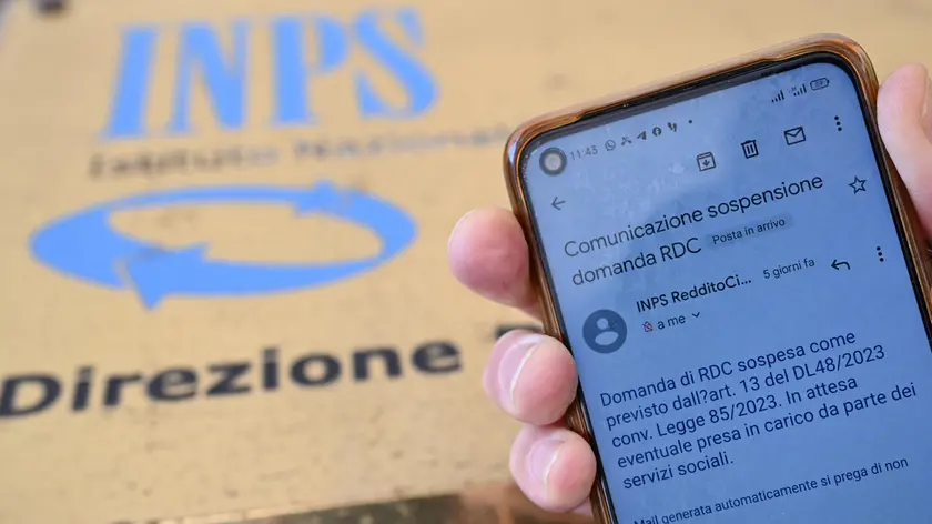 Il messaggio (sms) con il quale e' stata comunicata ad alcuni la revoca del Reddito di Cittadinanza