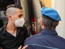 Mohamed Gaaloul presunto reponsabile dell'omicidio di Alice Neri, il cui cadavere carbonizzato fu ritrovato nell'auto incendiata nelle campagne di Concordia a Novembre 2022, all'arrivo in tribunale per l'incidente probatorio. Modena,15 Febbraio 2023. ANSA /ELISABETTA BARACCHI