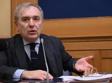 Il presidente dell'Anm, Giuseppe Santalucia, nel corso della conferenza stampa sulla carenza di personale amministrativo negli uffici giudiziari, Roma 15 gennaio 2024. ANSA/MAURIZIO BRAMBATTI