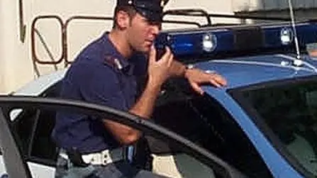 Bumbaca Gorizia Poliziotti