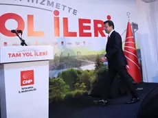 epa11253530 Istanbul's Mayor and candidate of the main opposition Republican People's Party (CHP) Ekrem Imamoglu attends a press conference after the first results of the local elections were announced in Istanbul, Turkey, 31 March 2024. Some 61 million people voted in the Turkish local elections in the country's 81 provinces. EPA/TOLGA BOZOGLU