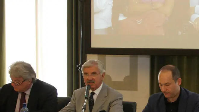 foto missinato - palazzo mantica - pres. pn legge