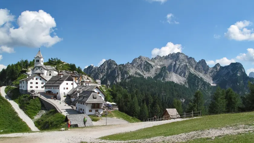 Il santuario del Monte Lussari.