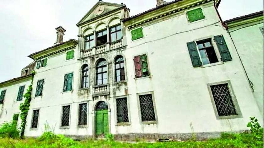 Il futuro di villa Antonini-Belgrado di Saciletto di Ruda è ancora incerto: degrado e contenziosi legali ne frenano il recupero