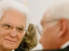 epa11629277 Italian President Sergio Mattarella (L) and with German President Frank-Walter Steinmeier attend a banquet in Mattarella's honor at Bellevue Palace in Berlin, Germany, 27 September 2024. President Mattarella is visiting Germany from 26 to 29 September 2024. EPA/CLEMENS BILAN / POOL