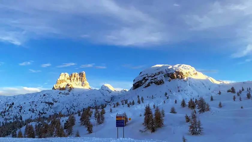 Col Gallina, in zona Passo Falzarego, dove dal 7 novembre, entra in funzione il primo impianto di risalita, Cortina d'Ampezzo, 6 novembre 2021. ANSA