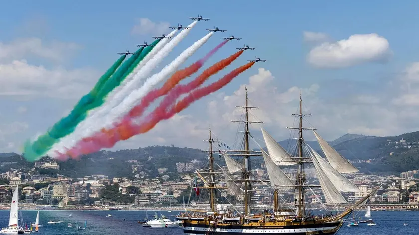 La nave 'Amerigo Vespucci' sbarca a Marsiglia, il grande porto francese affacciato sul Mediterraneo, primo scalo del suo giro intorno al mondo, che vedrà la storica nave scuola della Marina Militare attraversare 27 Paesi e 31 porti nell'arco di 20 mesi. Marsiglia, 4 luglio 2023. ANSA/US MARINA MILITARE + UFFICIO STAMPA, PRESS OFFICE, HANDOUT PHOTO, NO SALES, EDITORIAL USE ONLY + NPK