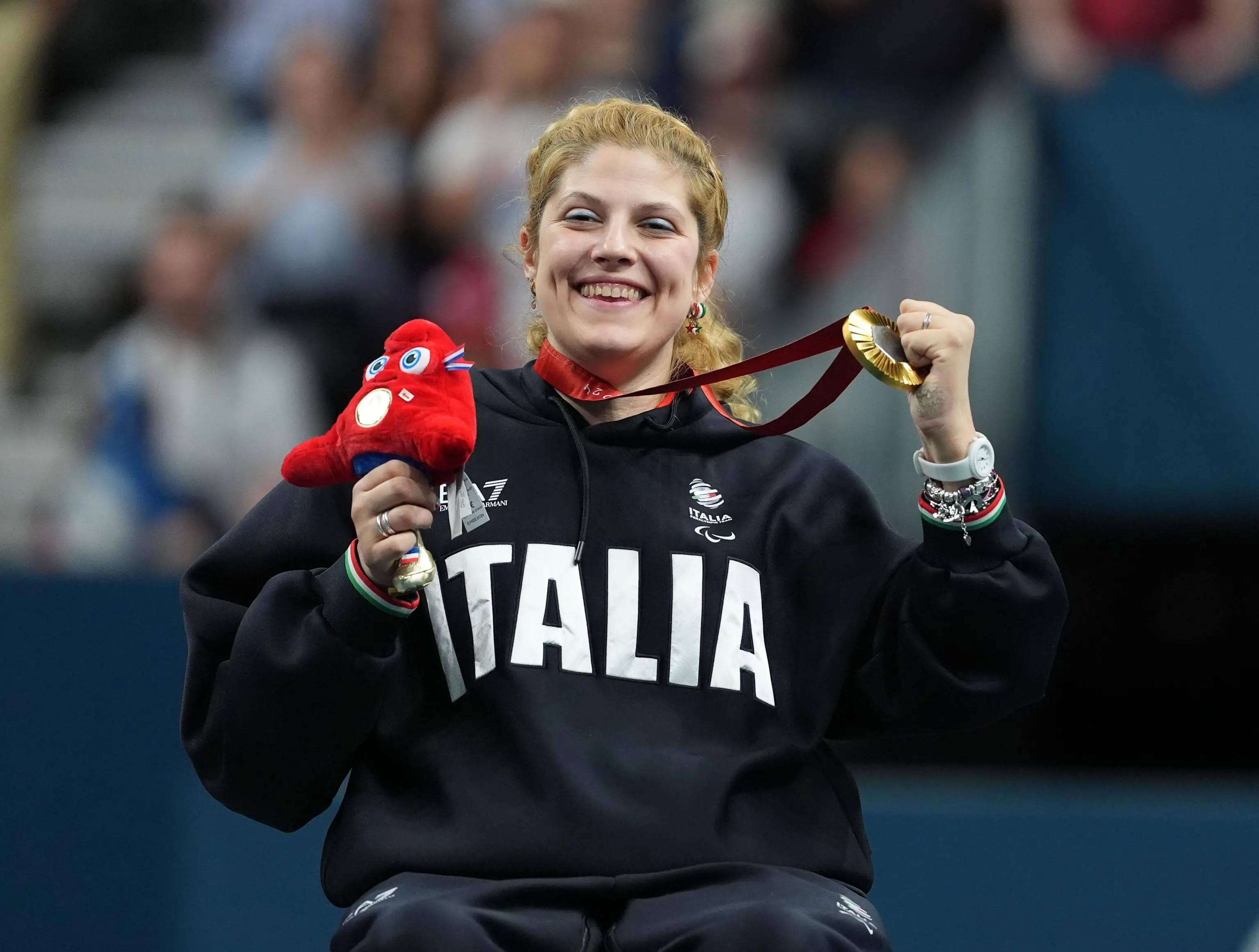 La pongista festeggia con l’oro a Parigi 2024