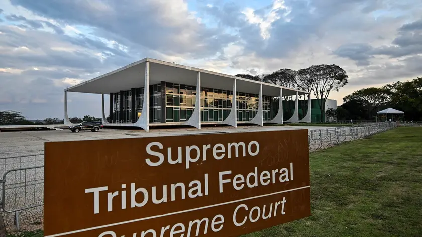 epa10866659 A general view shows the Supreme Federal Court (STF) in Brasilia, Brazil, 15 September 2023 (issued 17 September 2023). A coalition of human rights activists and judicial associations is pressuring Brazilian President Luiz Inacio Lula da Silva to nominate a black woman as a justice of the Supreme Federal Court, the first in the court's history. Lula must appoint a candidate to the Supreme Court in the coming weeks, given the imminent retirement of the president of the court, Rosa Weber, who leaves her chair at the beginning of October. EPA/ANDRE BORGES