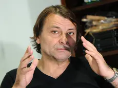 Cesare Battisti in un'immagine ripresa a Fortaleza nel dicembre 2011. ANSA/Deivyson Fernandes