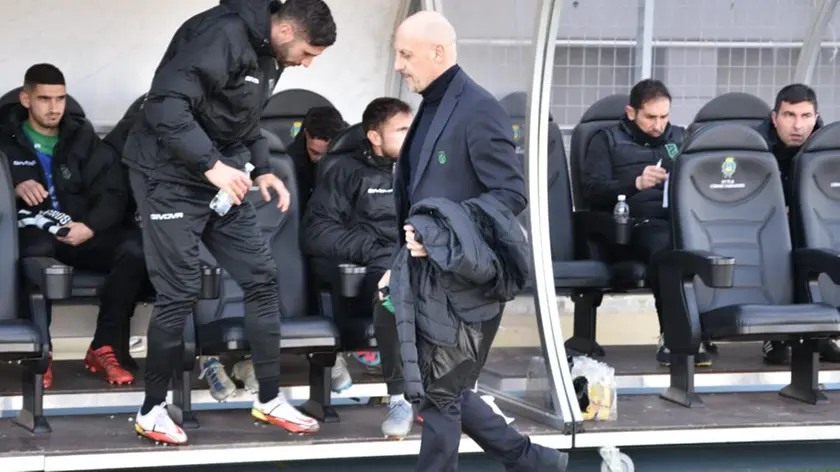 Il tecnico neroverde Domenico Di Carlo: la sua panchina traballa