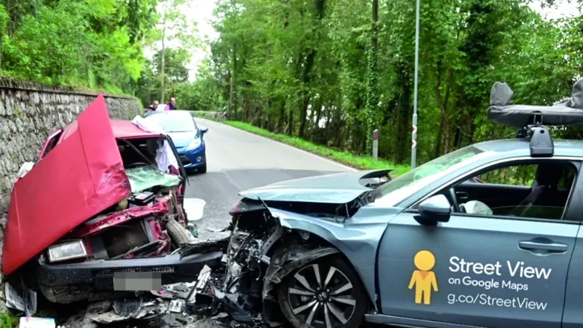Lo schianto sulla sp52 con protagonista l'auto di Google Street View