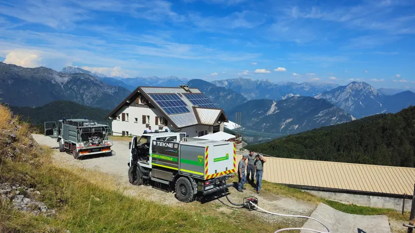 Autobotte a malga Cuar