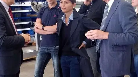 Sabino Sinesi (Direttore tecnico stabilimento Solari S.p.A. Udine), Giacomo Martin (Responsabile stabilimento Solari S.p.A. Pesariis), Debora Serracchiani (Presidente Regione Friuli Venezia Giulia), Verio Solari (Sindaco Prato Carnico) e Massimo Paniccia (Presidente Solari S.p.A.) - Pesariis 03/10/2016