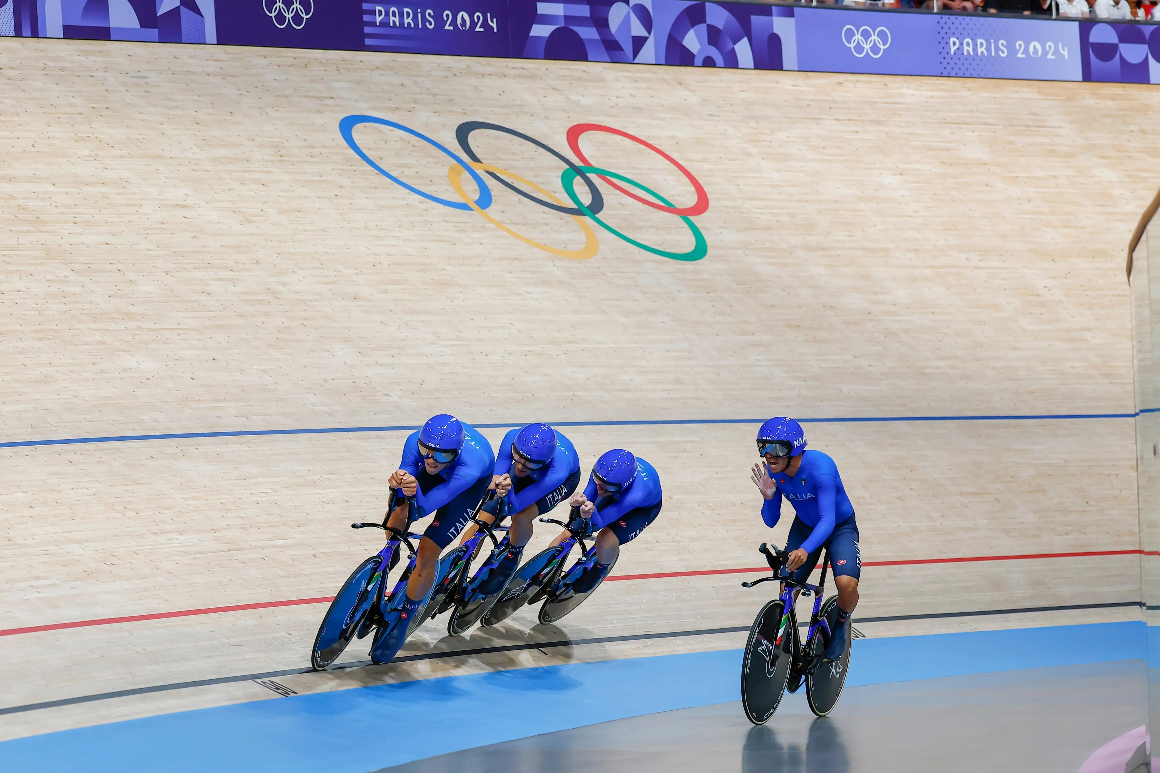 Paris 2024 Olympic Games - Cycling Track Day 3 - - Saint Quentin en Yvelines - National Velodrome - 07/08/2024 - Men's Team Pursuit Finals - Filippo Ganna - Jonathan Milan - Francesco Lamon - Simone Consonni (ITA) - photo Luca Bettini/SprintCyclingAgency©2024