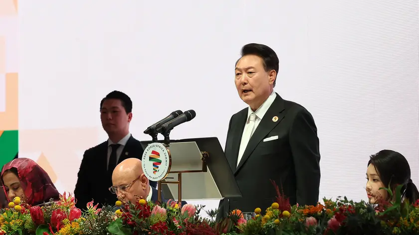 epa11387349 South Korean President Yoon Suk Yeol speaks at a reception dinner held in Shilla Hotel on the eve of the Korea-Africa Summit in Seoul, South Korea, 03 June 2024. 2024 South Korea–Africa Summit runs on 04 and 05 June 2024. EPA/YONHAP SOUTH KOREA OUT
