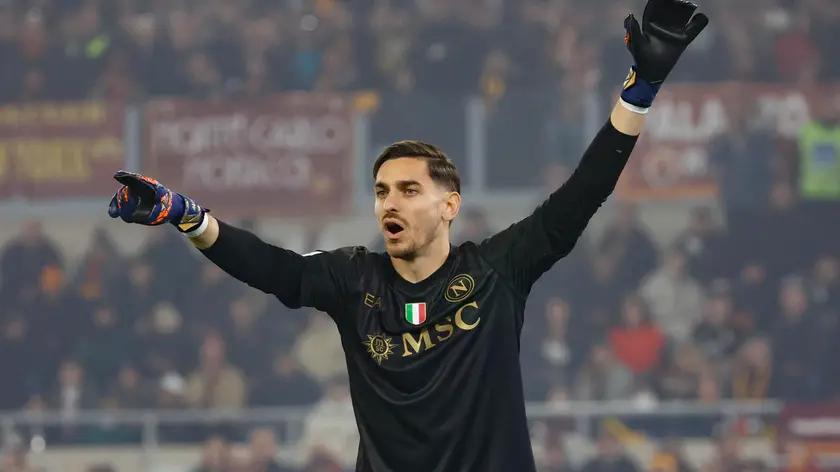 Napoli's Alex Meret during the Italian Serie A soccer match between AS Roma and SSC Napoli at the Olimpico stadium in Rome, Italy, 23 December 2023. ANSA/FABIO FRUSTACI