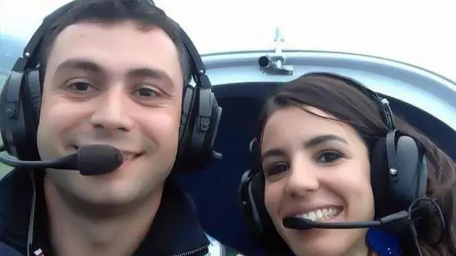 Una foto tratta da Facebook mostra Claudio Grigoletto con Marilia Rodrigues Silva Martins, fermato per l'omicidio della giovane brasiliana Marilia Rodrigues Silva Martins. ''Claudio Grigoletto é stato fermato, ma non ha confessato''. L'ha spiegato il comandante provinciale dei carabinieri di Brescia Giuseppe Spina. Alle 12 in Procura verranno spiegati gli sviluppi dell'indagine sul l'omicidio di Marilia Rodrigues Silva Martins, la brasiliana di 29 anni trovata senza vita venerdì in ufficio di Gambara (Brescia). Sviluppi che hanno appunto portato al fermo di Grigoletto, datore di lavoro della ragazza. ANSA/FACEBOOK- EDITORIAL USE ONLY