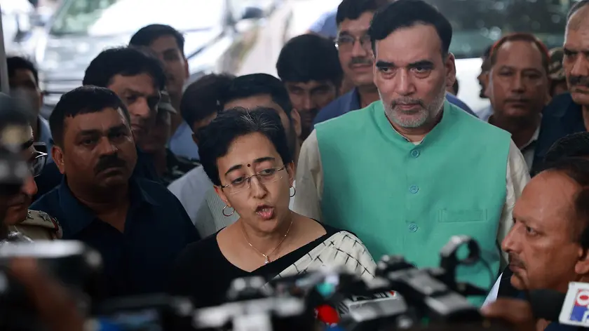 epa11609596 Newly appointed Delhi Chief Minister and Aam Aadmi Party (AAP) leader, Atishi Marlena (C), talks to the media in New Delhi, India, 17 September 2024. AAP chief Arvind Kejriwal tendered his resignation as Delhi's Chief Minister to Lieutenant Governor of Delhi VK Saxena after he was granted bail in the alleged excise policy case. EPA/RAJAT GUPTA