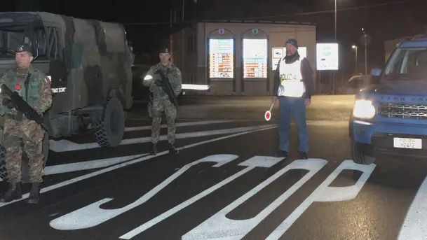 Tarvisio 15 Dicembre 2015 controlli polizia con supporto esercito Copyright Petrussi Foto Press / Bressanutti