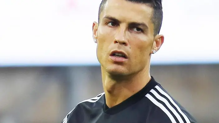 Juventus' forward Cristiano Ronaldo cheers with his supporters during Italian serie A soccer match between Empoli and Juventus at Carlo Castellani stadium in Empoli on 27 October 2018. ANSA / FABIO MUZZI