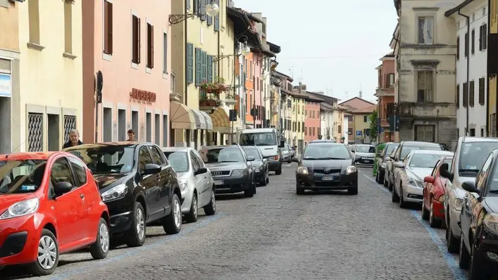 Udine 29 Giugno 2015. Veduta di Via Grazzano per selciato sconnesso. Foto Petrussi