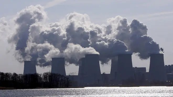 20070406 - ROMA - ENV - CLIMA: PRESIDENTEIPCC, ULTIMI RITOCCHI DOCUMENTO COMPLESSO. Water vapour emerges of the cooling towers of the power plant Jaenschwalde, Germany, Thursday, 05 April 2007. Energy group Vattenfall Europe put a carbon dioxide free test installation into service. Scientists of the Brandenburg Technical Unversity Cottbus (BTU) and Vattenfall use the plant to do research on a climate-friendly brown coal power generation. Environmenalists criticize brown coal-fired power plants as extremly harmful to the climate. ANSA/Bernd Settnik/DRN