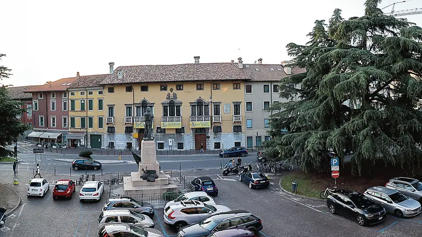 Una veduta di piazza Garibaldi a Udine (foto Petrussi)
