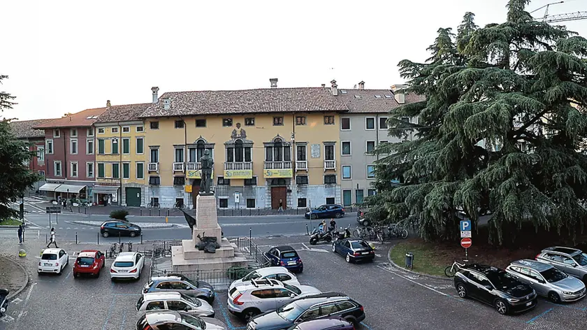 Una veduta di piazza Garibaldi a Udine (foto Petrussi)
